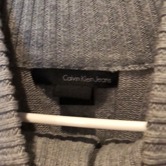Calvin Klein pullover - Picture 2 of 3